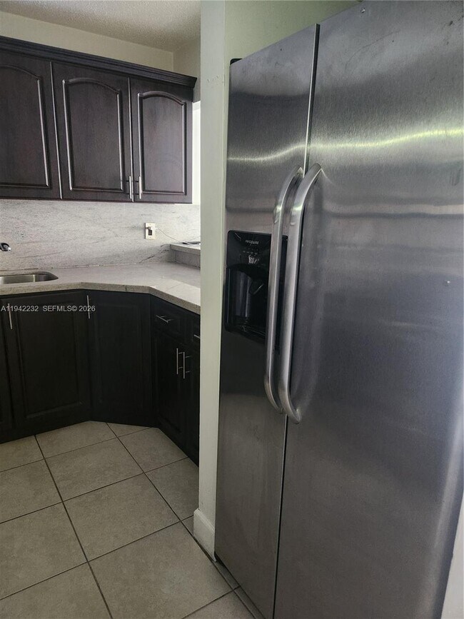 Foto del edificio - 7000 NW 186th St