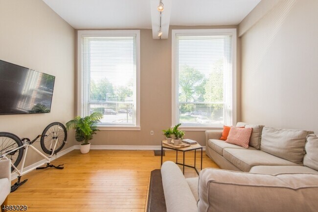 Foto del edificio - 15 Glenridge Ave