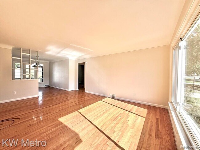 Foto del edificio - 2180-2182 Vernier Rd