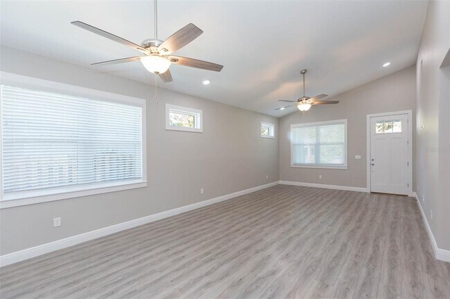 Foto del edificio - 218 W Jean St