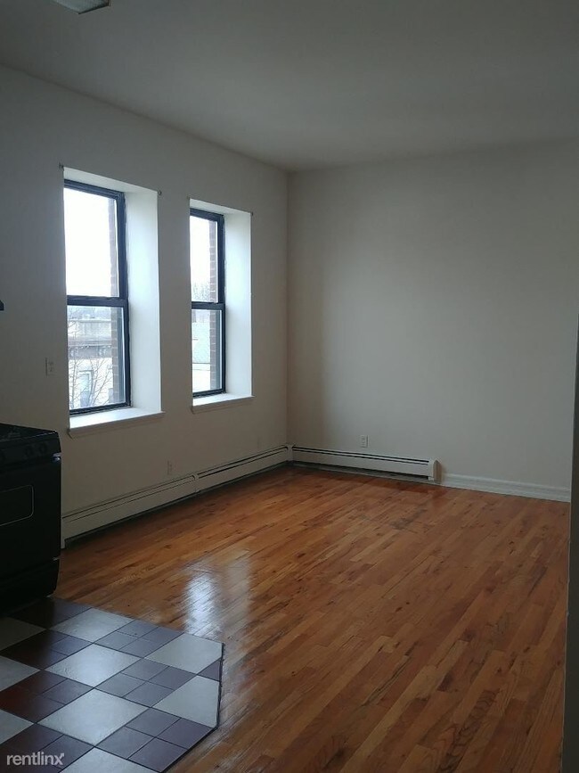 Foto del edificio - 2 br, 1 bath Apartment - 171 Woodlawn Ave