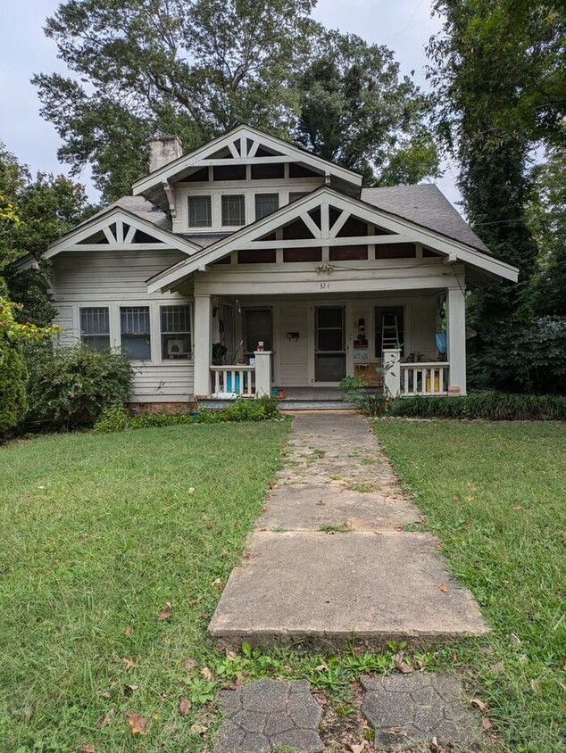 Foto principal - 2BD/1BA Second Floor Unit in Hickory