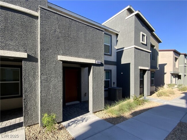 Building Photo - 4989 Fern Mesa Ave