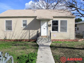 Building Photo - 1416 El Toro Dr