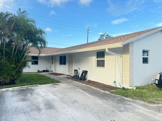 Building Photo - 4683 Hairland Dr