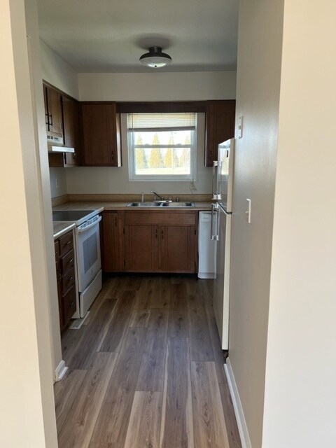 Foto del edificio - 1307 Farmingdale Dr