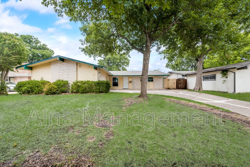 Foto principal - 2402 Scotswood Dr