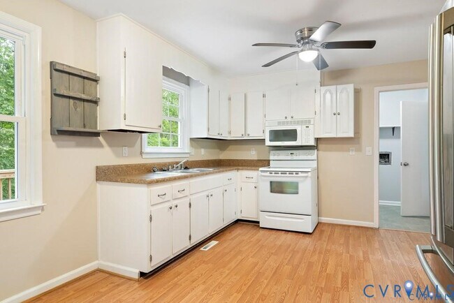 Building Photo - 4001 London Rd