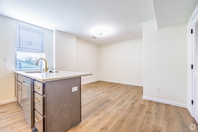 1BR, 1BA - 568SF - Living Room - 2900 Colerain Ave