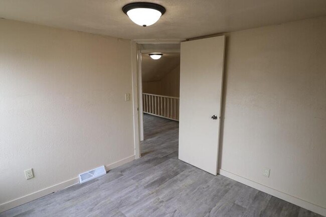 Foto del edificio - 423 Draper St