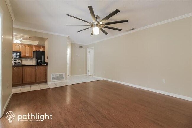 Foto del edificio - 328 Heather Avenue