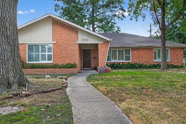 Building Photo - 7223 Alderney Dr