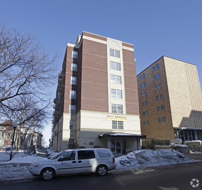 Building Photo - 614 Langdon St