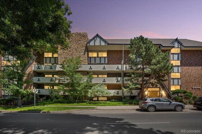 Building Photo - 1260 York St