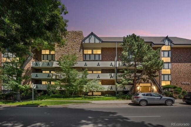 Building Photo - 1260 York St