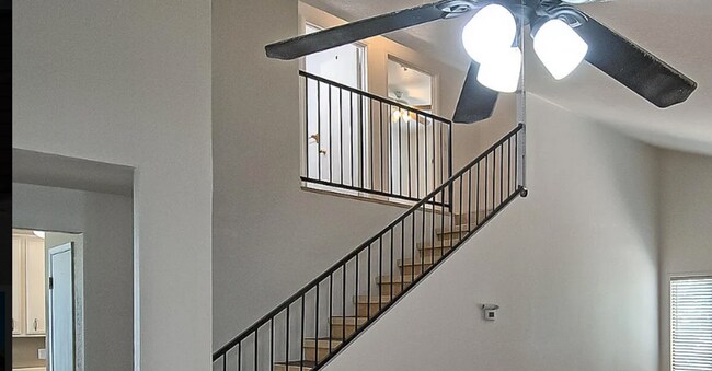 Building Photo - Beautiful 3 Bedroom 2.5 Bath Townhome!