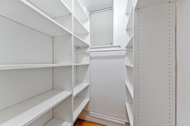 Foto del edificio - 1403 N Wicker Park Ave