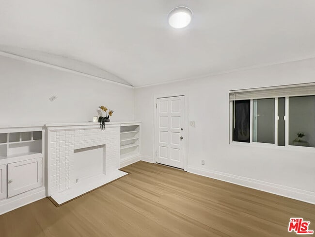 Foto del edificio - 2166 W 29th Pl