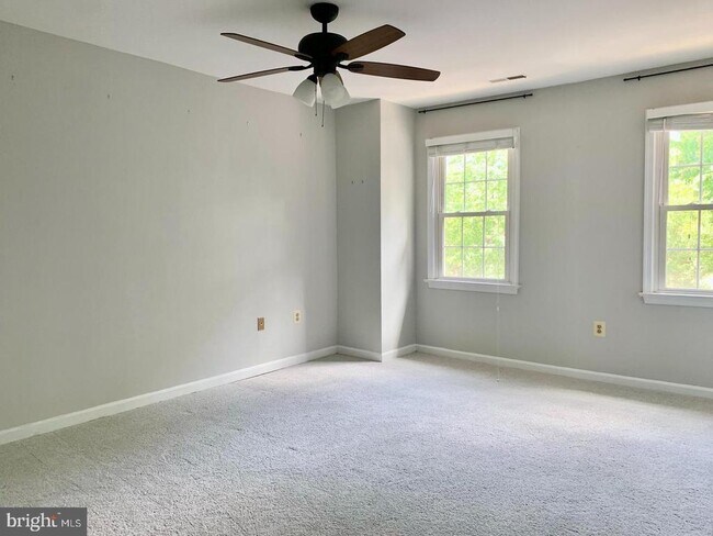 Foto del edificio - 7808 Hyson Park Ct