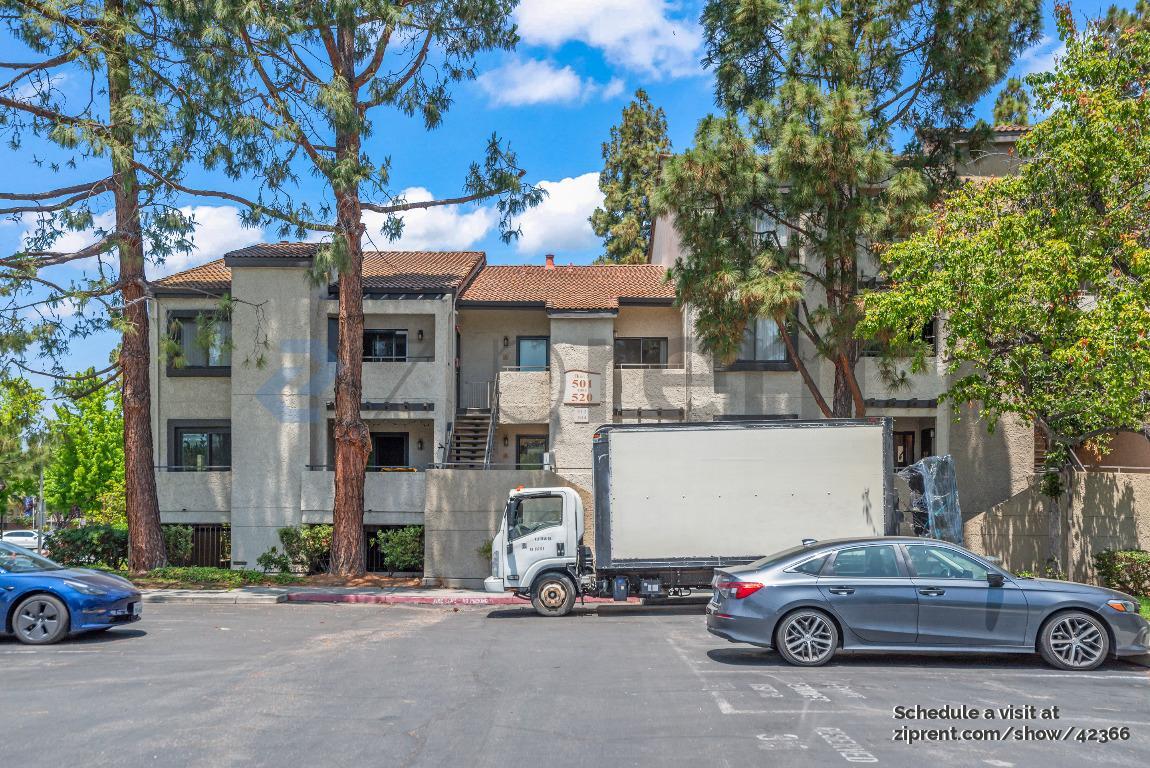 Primary Photo - 880 E Fremont Ave