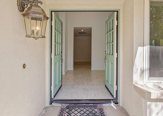 Building Photo - 43250 Via Magellan Dr