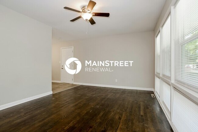 Foto del edificio - 3 Bedroom Pet-Friendly Home in Grandview, MO with Main Street Renewal