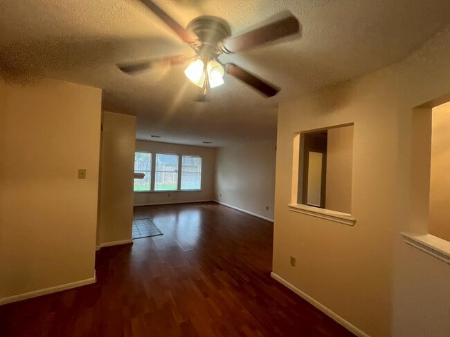 Building Photo - 4823 Pecan Grove Dr