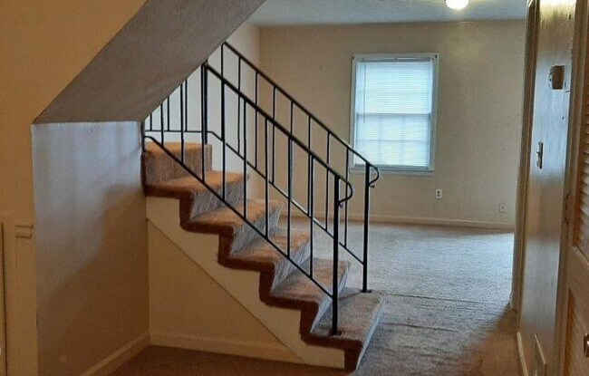 Building Photo - 2747 Evans Mill Dr