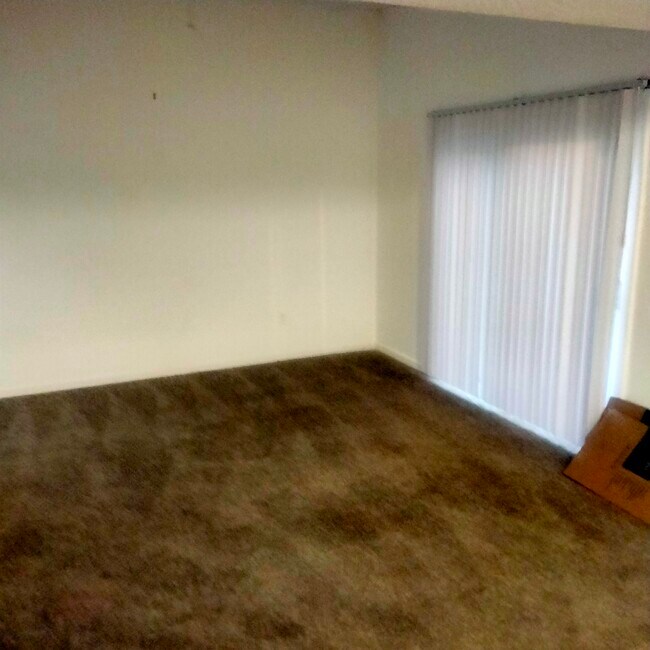 Foto del edificio - 1466 Sharlo Ave