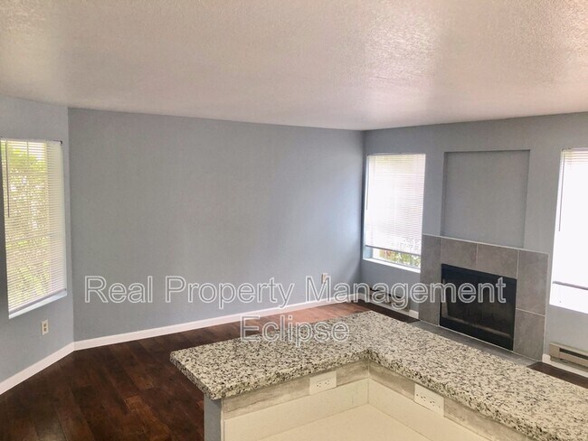 Foto del edificio - 752 122nd Ave NE