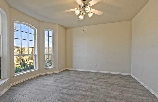 Building Photo - 9734 Willowmoor Lane