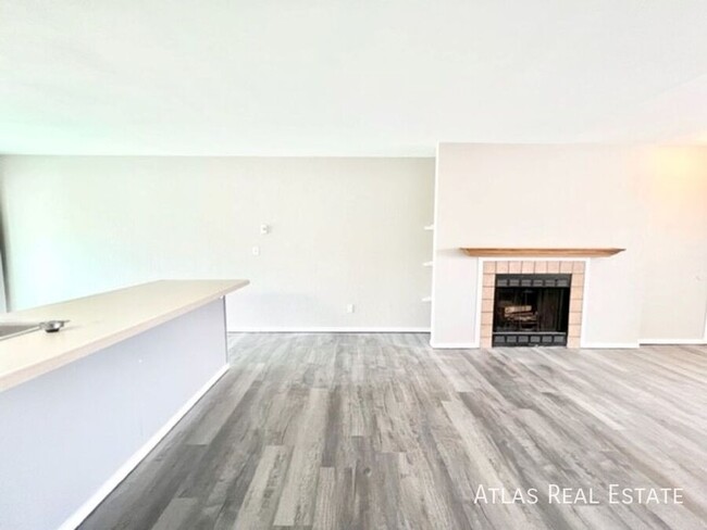 Building Photo - 1177 Mazatlan Cir