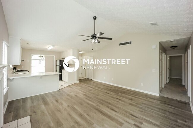 Foto del edificio - 3 Bedroom Pet-Friendly Home in RIVERDALE, ...