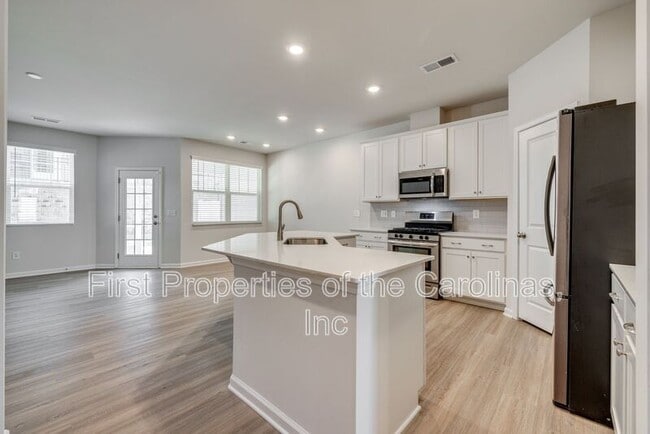 Building Photo - 807 Gable Oak Ln