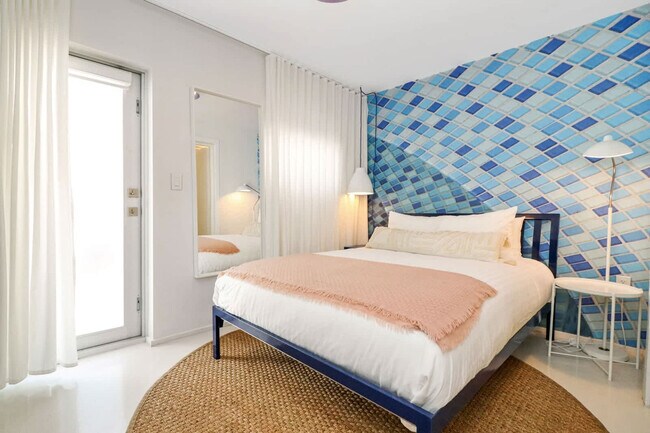 Foto del edificio - 250 Collins Ave