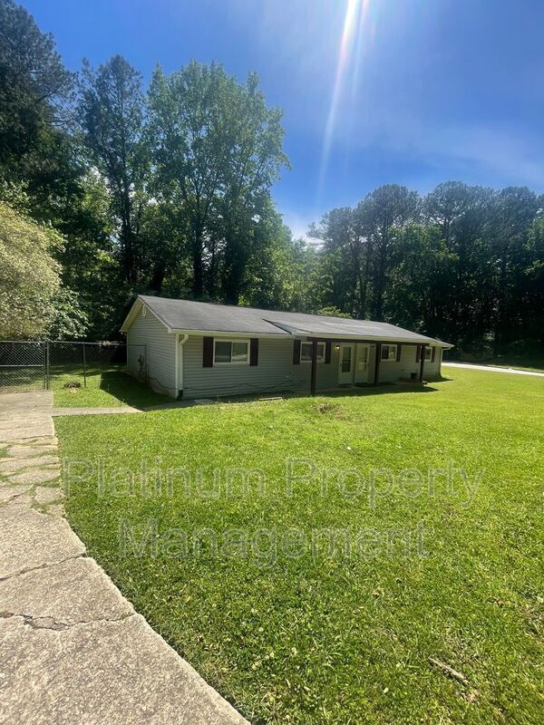 Building Photo - 543 Springwood Dr