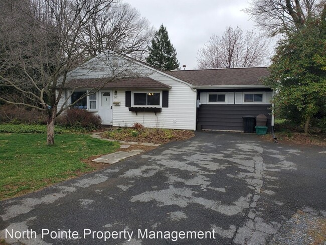 Building Photo - 3 br, 1.5 bath House - 245 Lania Dr.