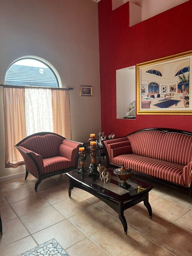 Foto del edificio - 8310 NW 162nd St
