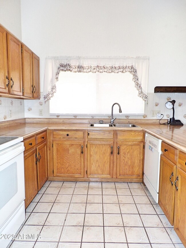 Building Photo - 3448 E Bluebird Dr