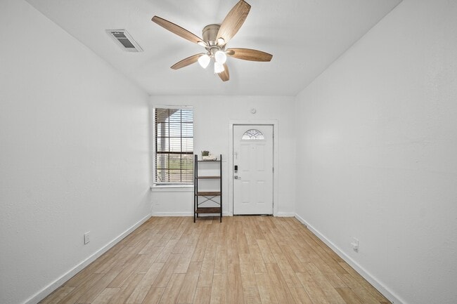 Building Photo - 701 28th St