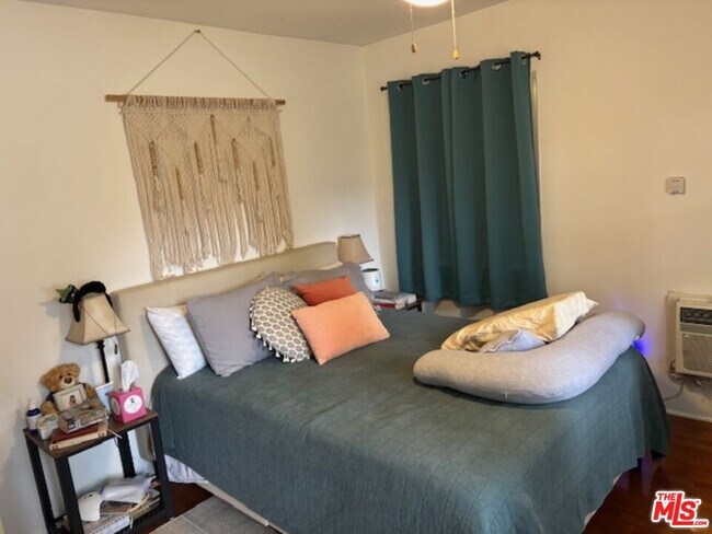 Foto del edificio - 3315 Caroline Ave