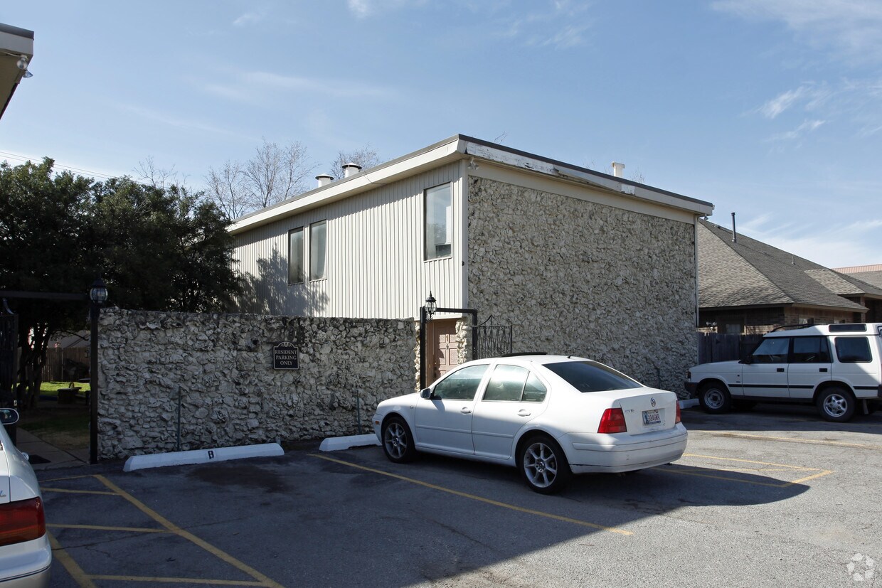 Building Photo - 2808 NW 57th St