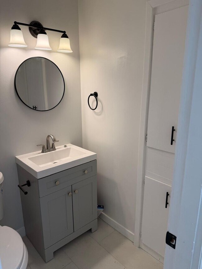 Foto del edificio - For Rent – Newly Remodeled 5 Bedroom Home!