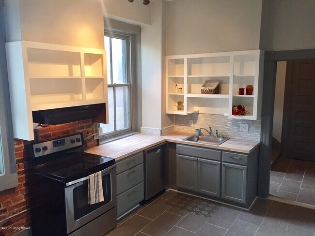 Building Photo - 1108 S 1st St