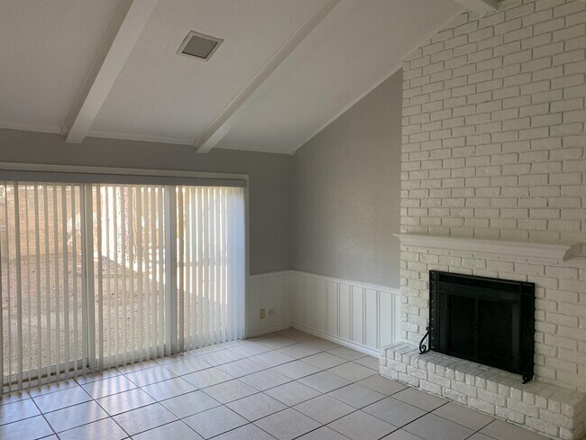 Building Photo - 3711 Colony Park Dr
