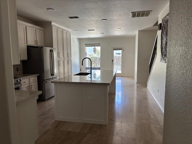 Building Photo - 9813 Sandhill Dr