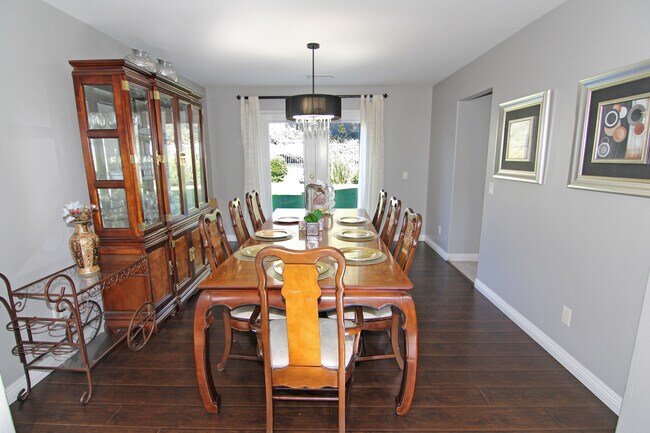 Building Photo - 26426 Cardinal Dr