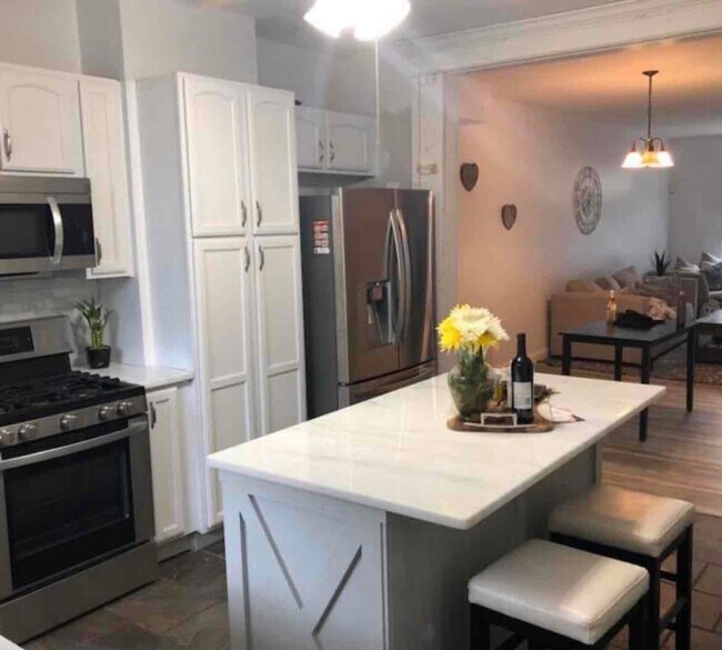 Foto del edificio - 3724 Foster Ave