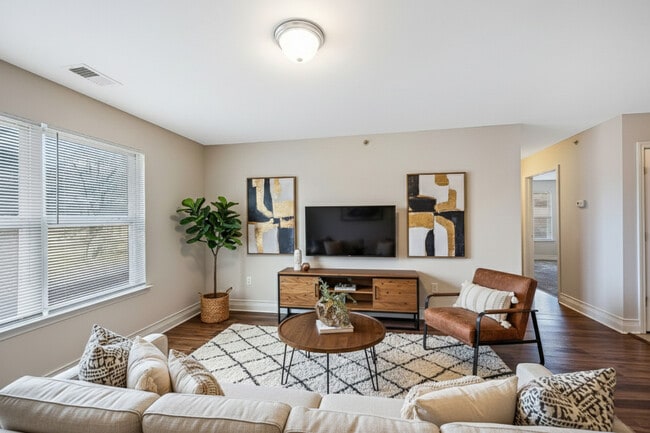 Clifton Place Apartments in Burlington, NC - Clifton Place Apartments