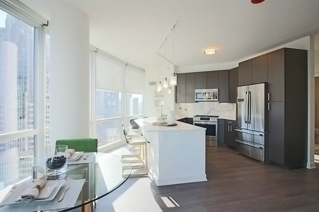 Building Photo - 495 N Park Dr